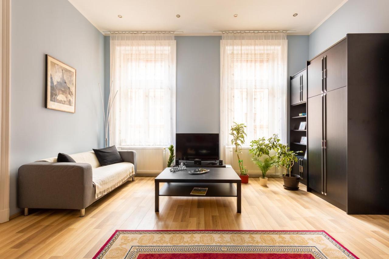 Apartament F24 Ferenc *